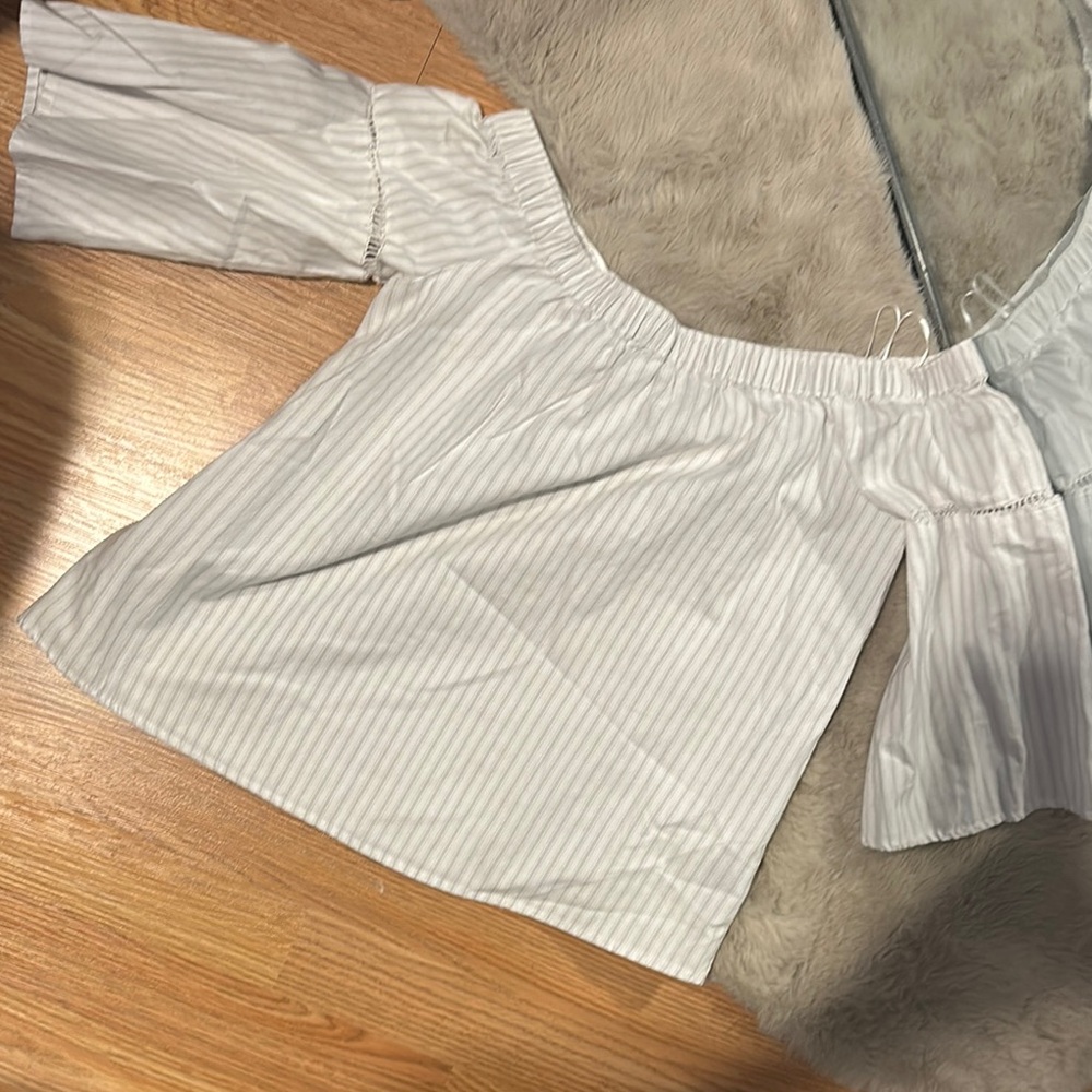 Abercrombie & Fitch Striped Off-Shoulder Blouse